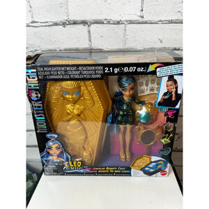 Monster High Cleo Denile Doll with Boo-Jeweled Beauty Case NEW Golden Glam Set